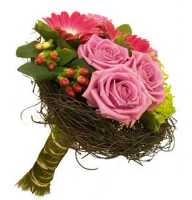 Nest - : rose pink,hiperikum red,ornamental foliage,packing,Chrysanthemum green,carcase,pink gerbera.