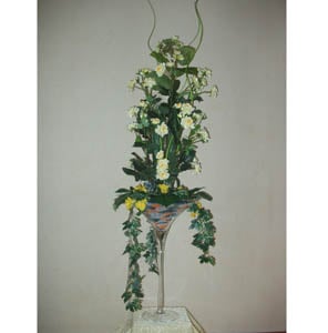 Order now Roses in a high goblet