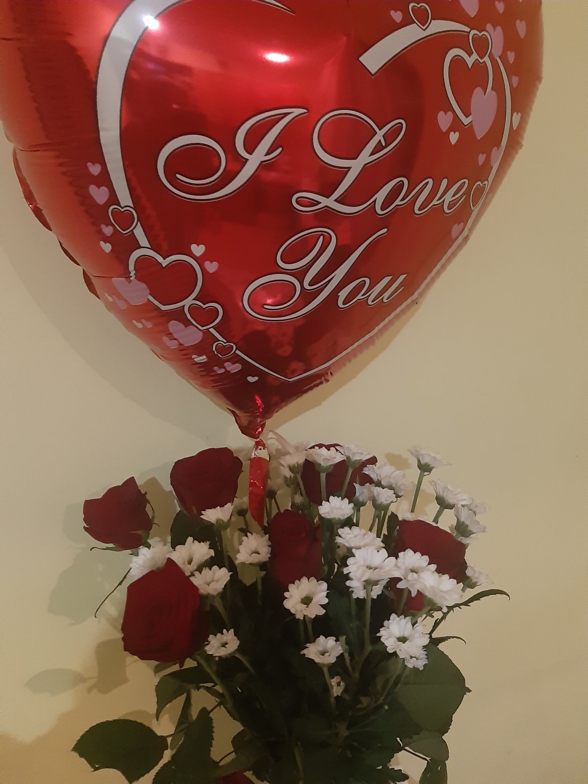 Send Flowers to Kiev. Flower delivery to Kiev.