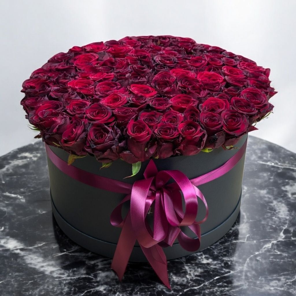 oasis, round box XXL 30x50cm, rose (101 pcs.), packaging, ribbon