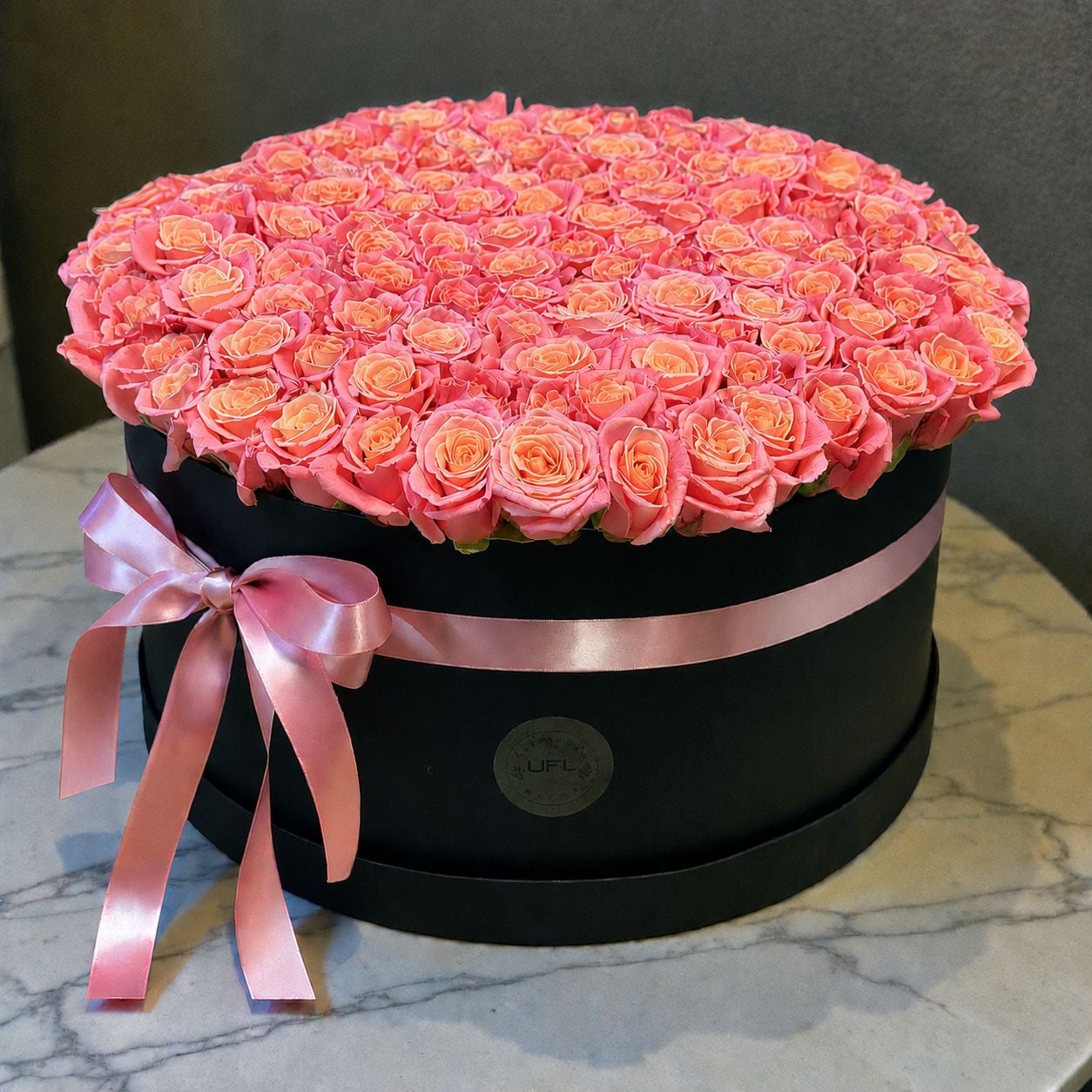 Bouquet 101 coral roses in a box