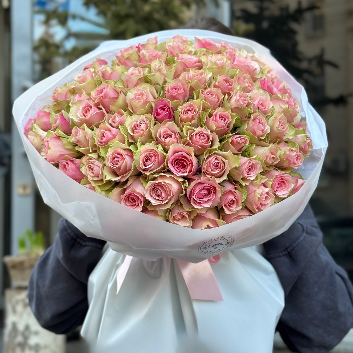 Bouquet 101 pink roses Kenia