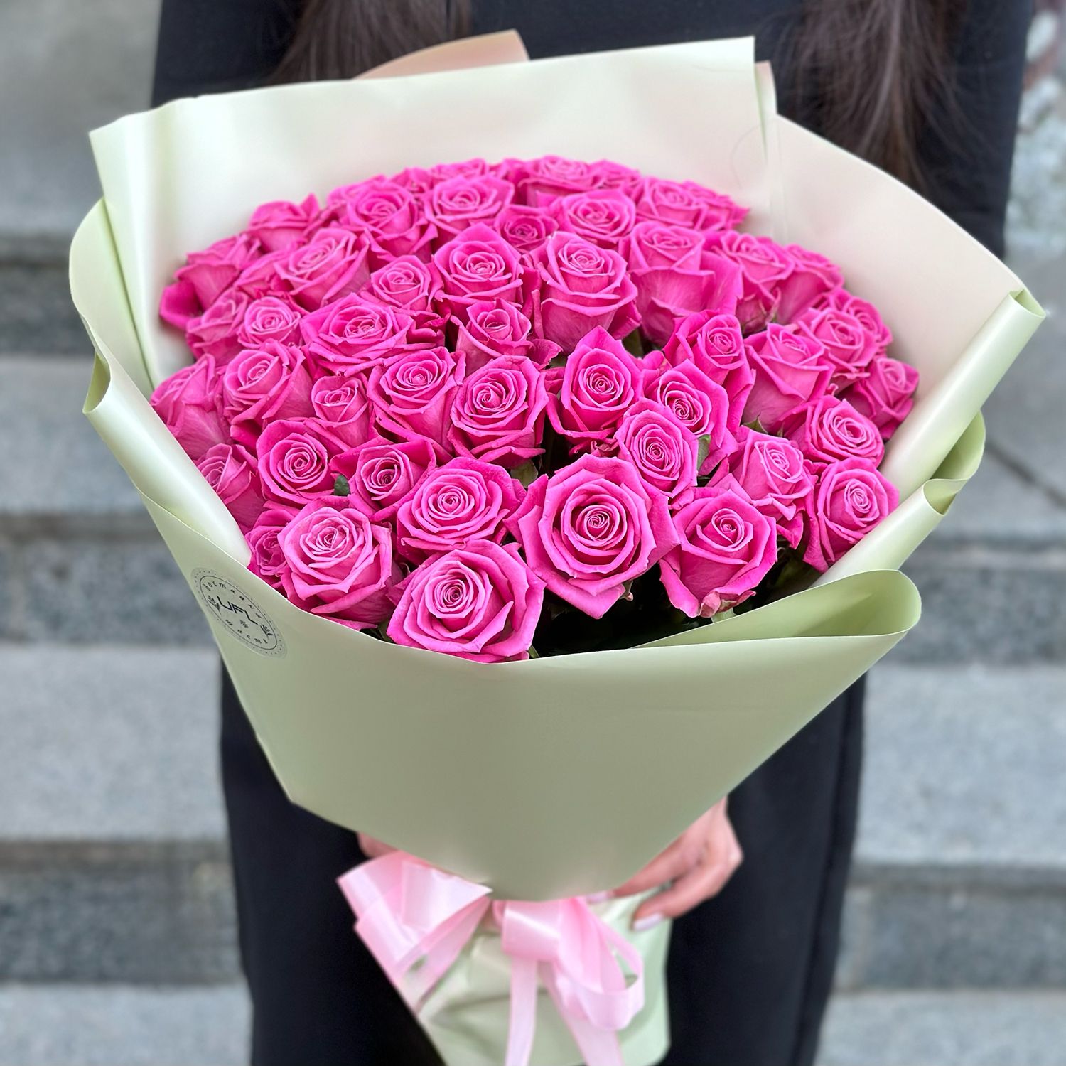 pink rose (51 pcs.), packaging, ribbon