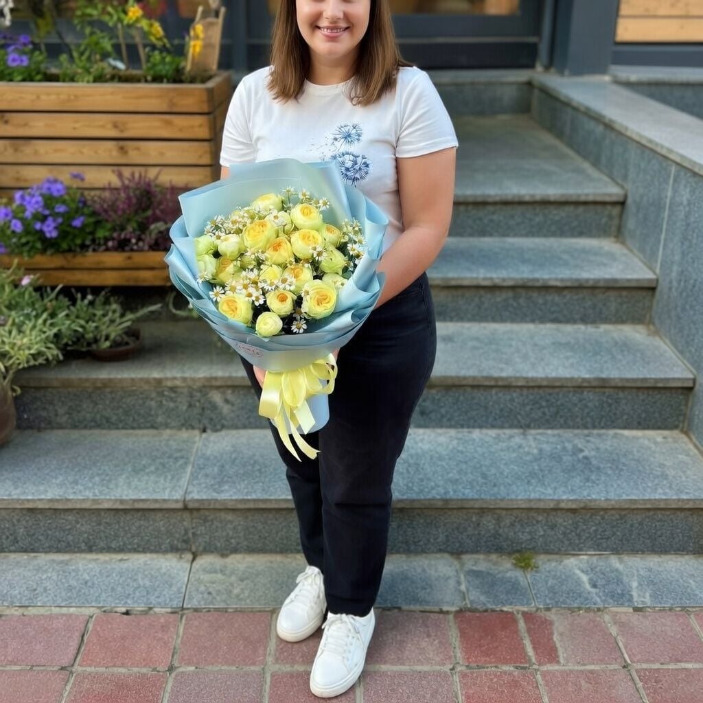 yellow rose, peony bubbles (7 pcs.), tanacetum, packaging, ribbon