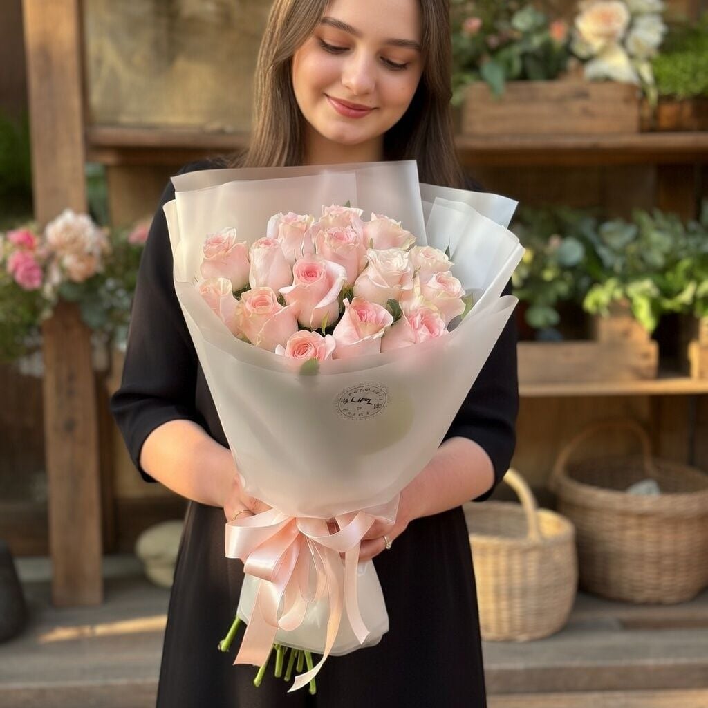 cream rose Kimberly (15 pcs.), packaging, ribbon