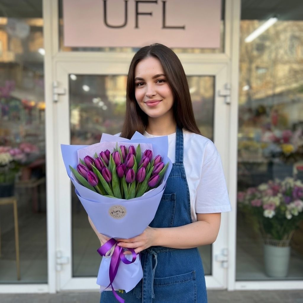 Order the bouquet in our online shop. Delivery!