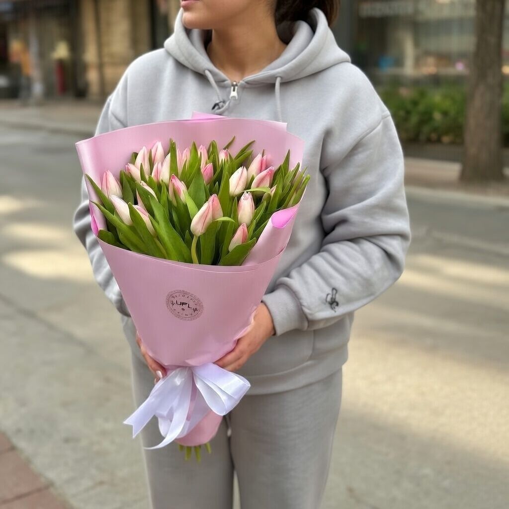 Bouquet 25 pink tulips