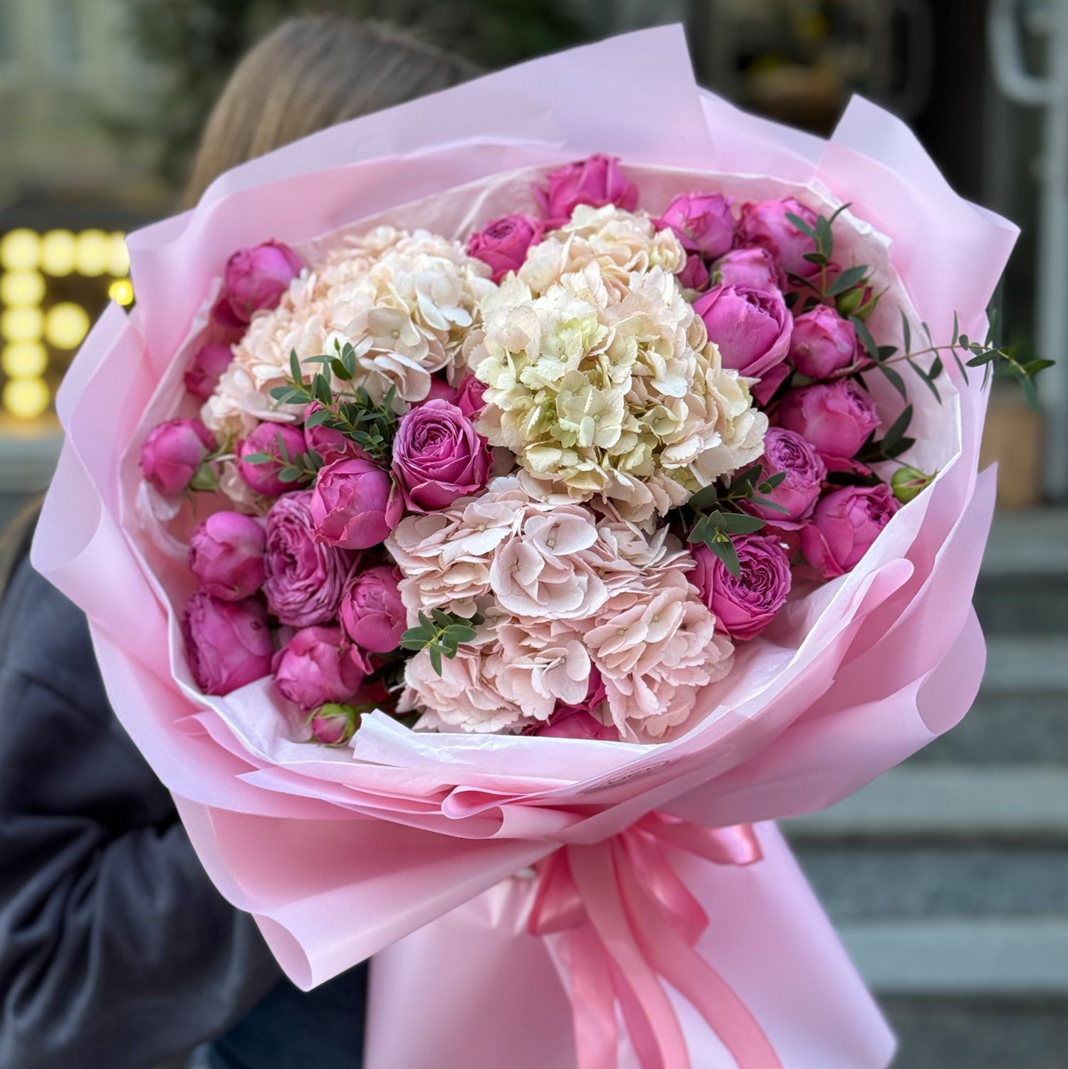 hydrangea, rose (9 pcs.), eucalyptus, packaging, ribbon