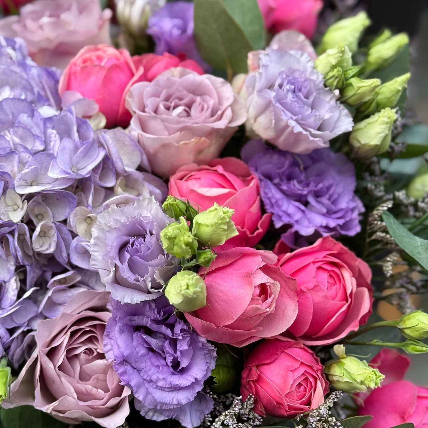 Bouquet Flowers in a box Amethyst
