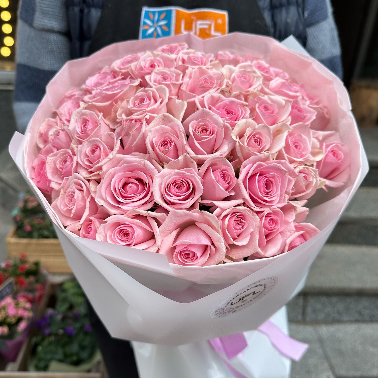 Bouquet 51 pink roses Kenia