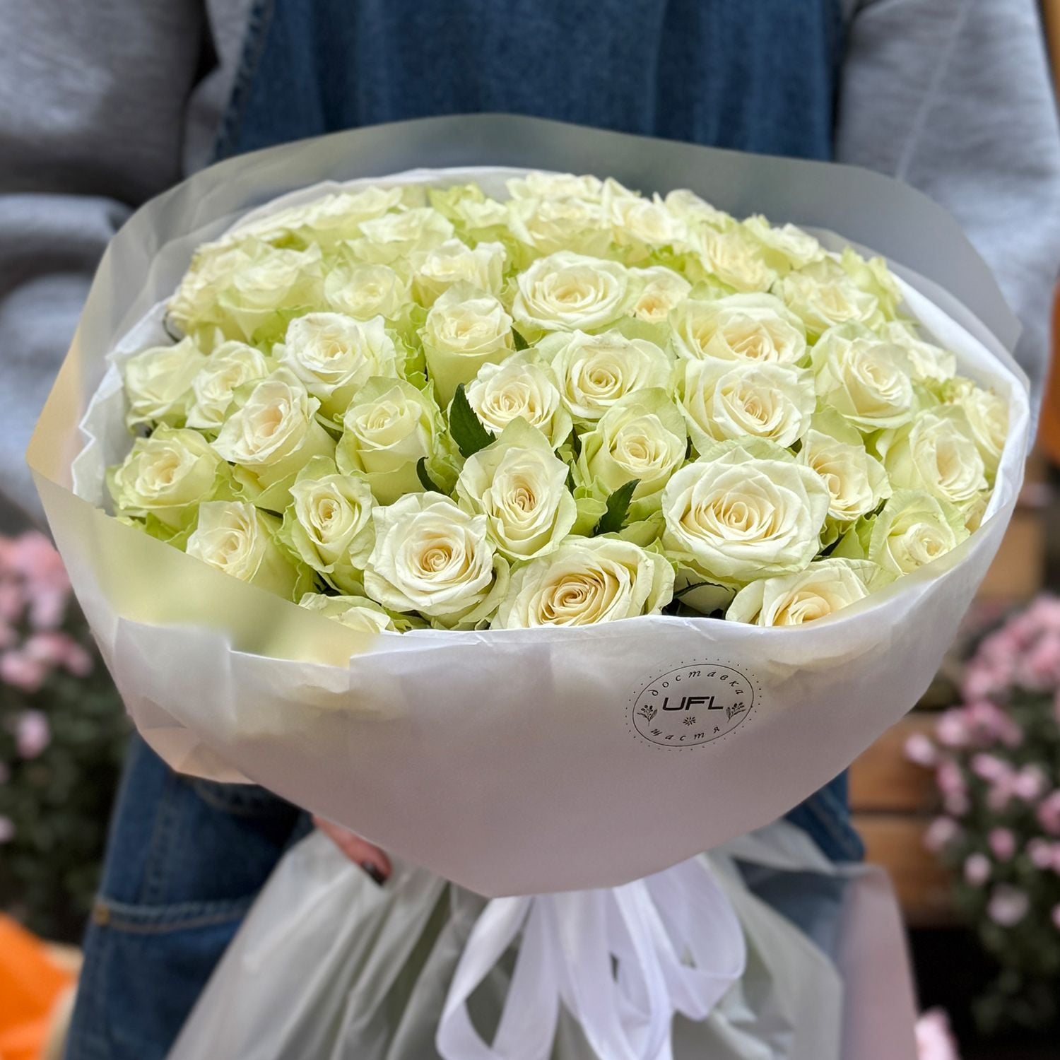 Bouquet 51 white roses Kenia