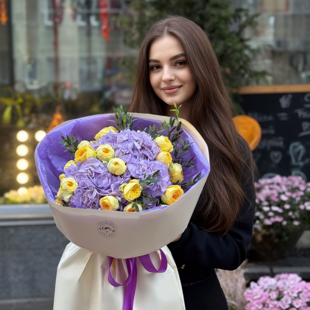 Bouquet Hydrangeas and Yellow Roses Lavender morning