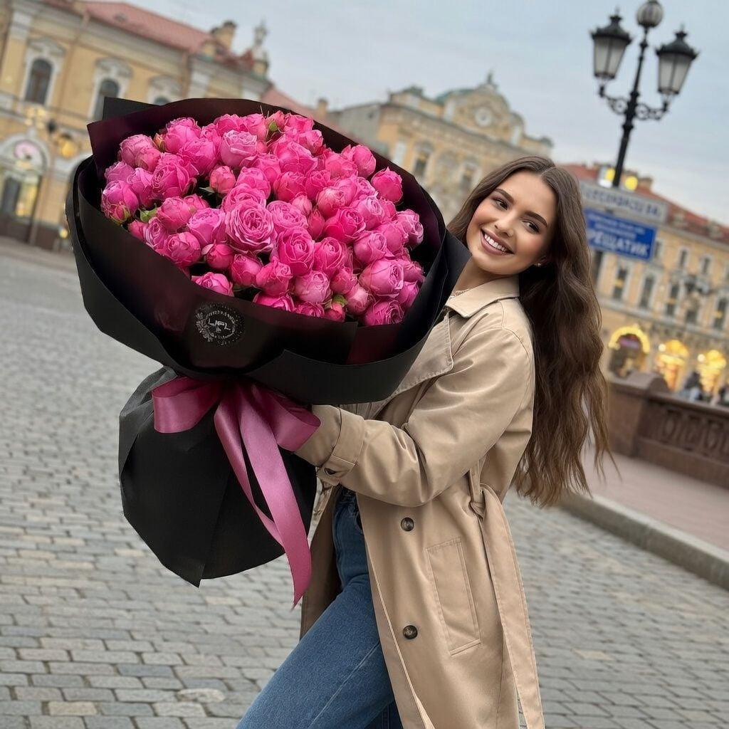 Bouquet 35 pink peony spray roses