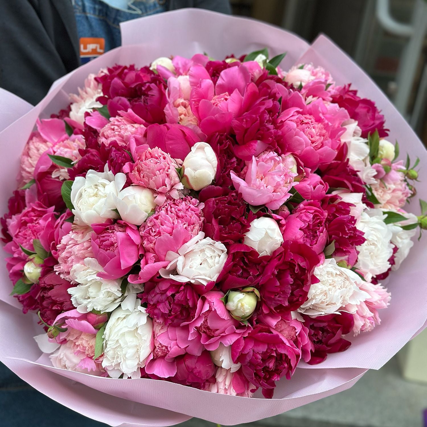 Bouquet 101 peonies mixed