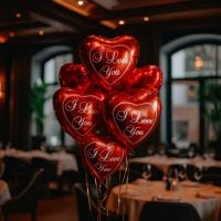 15 red heart balloons