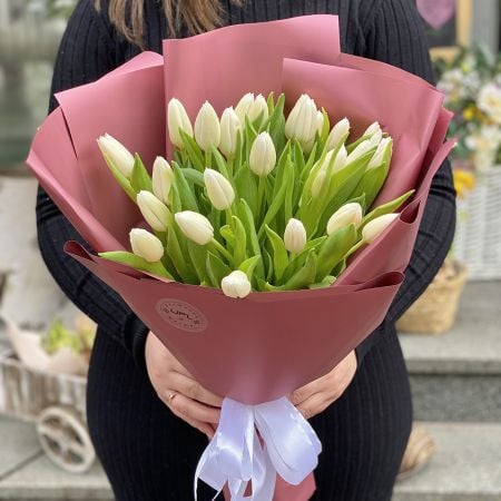 Bouquet 25 white tulips