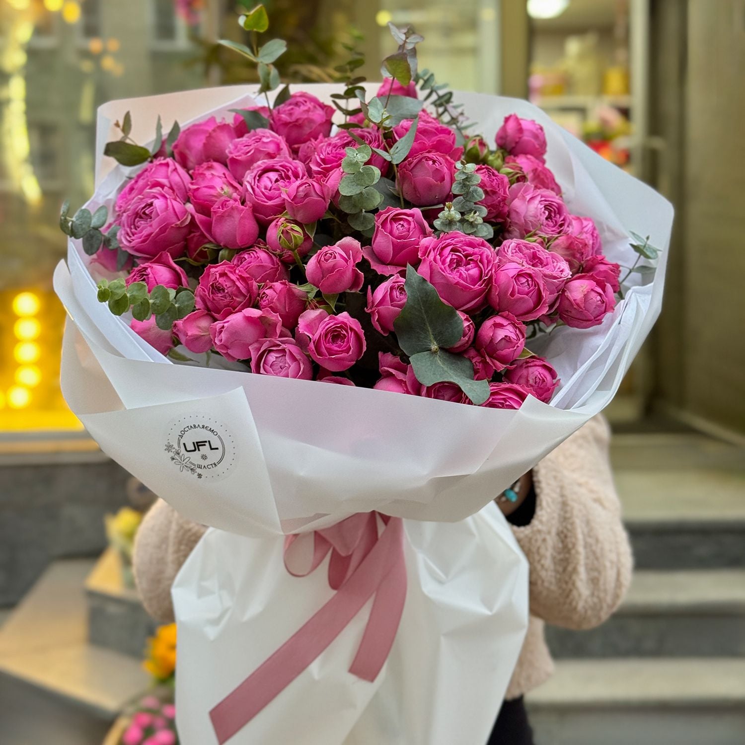 Bouquet 25 pink peony spray roses
