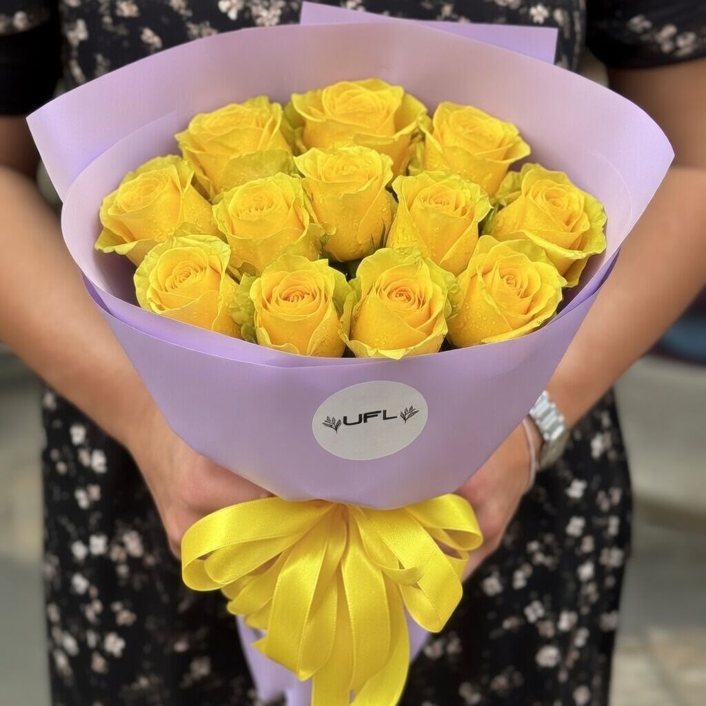 yellow rose (7 pcs.), packaging, ribbon