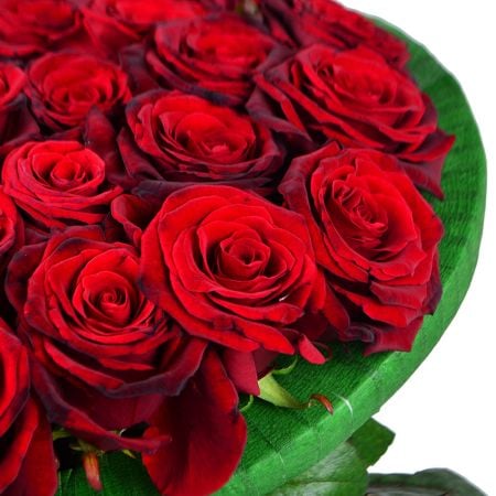 Buy an original bouquet of red roses in form of heart