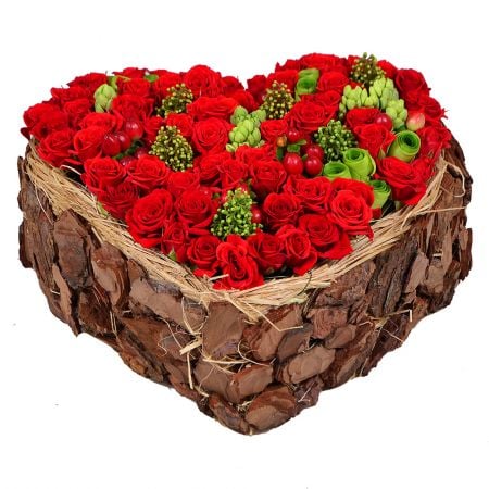Order an exclusive heartof roses with delivery