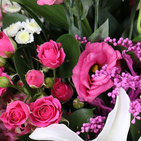 Bouquet Микс от флориста Тани из 11 цветков в бело розовых тонах