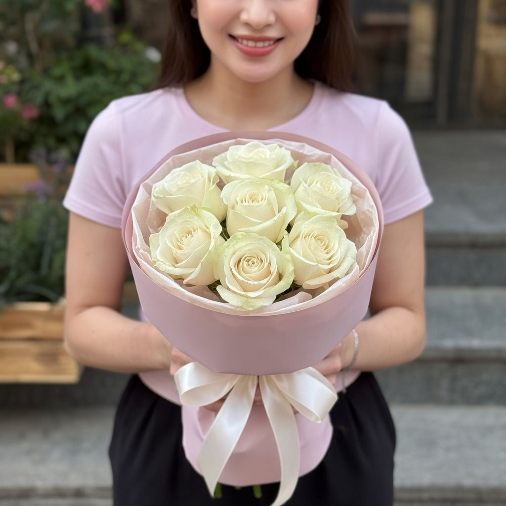 Bouquet 7 white roses