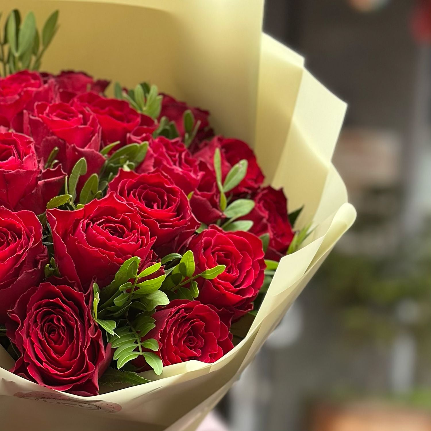 rose (19 pcs.), ruscus, packaging, ribbon
