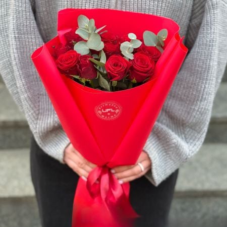 eucalyptus, rose (11 pcs.), packaging, ribbon