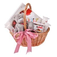 Product Basket with sweets and teddy