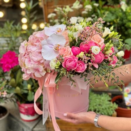 Bouquet Flower arrangement With Love