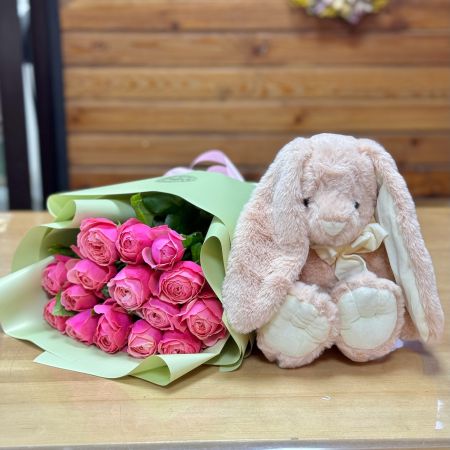 Bouquet Pink roses and a bunny