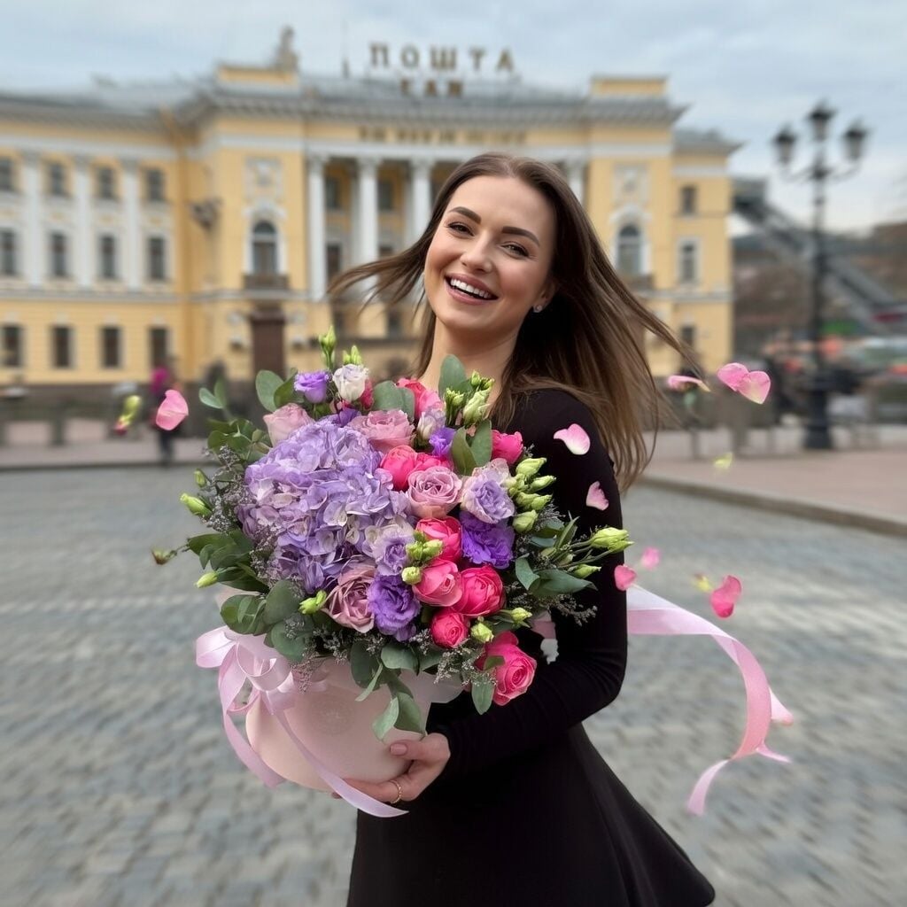 Bouquet Flowers in a box Amethyst
